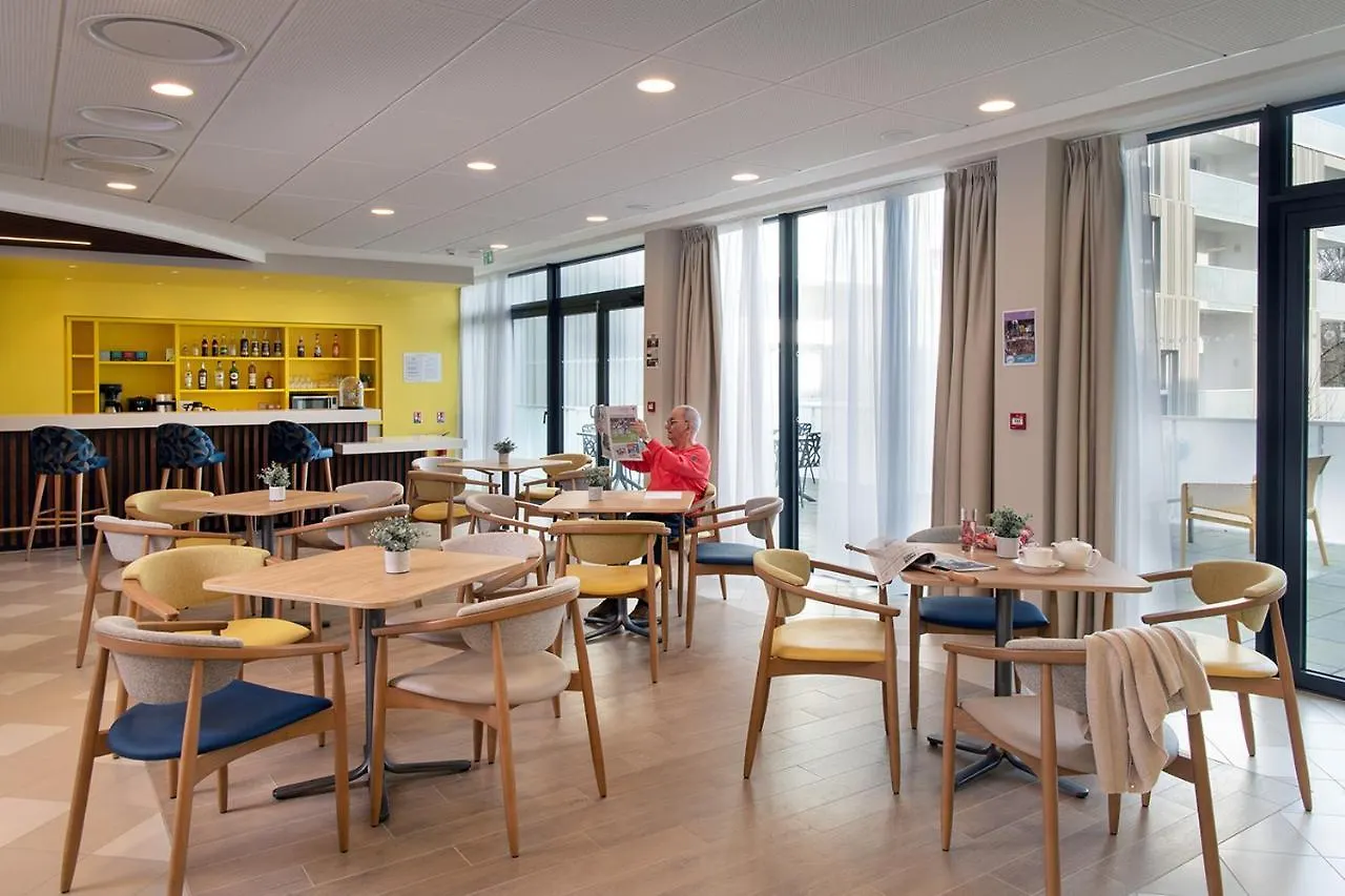 Aparthotel Domitys - Terres De Legendes Vannes 0*,